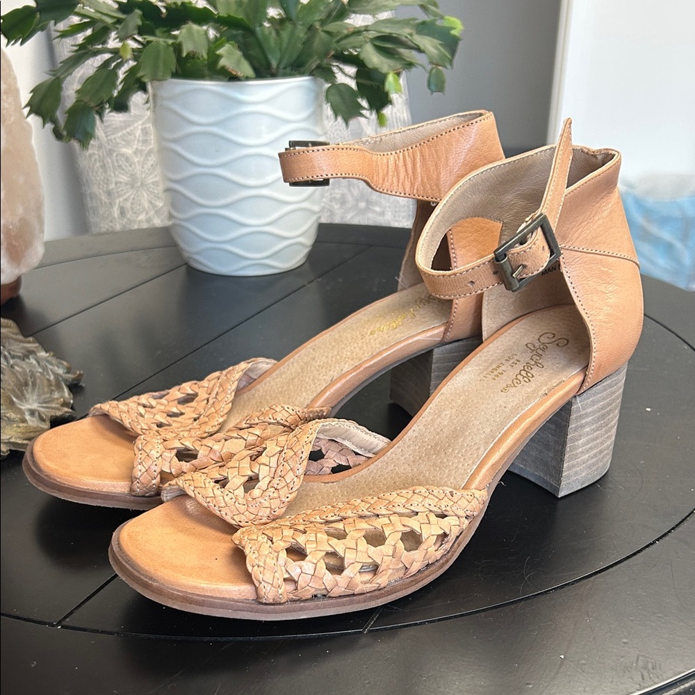 Seychelles Tan Braided Leather Ankle-Strap Block Sandals Size 8